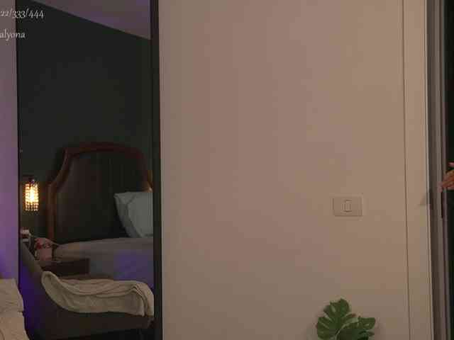 alyonaqueen webcam