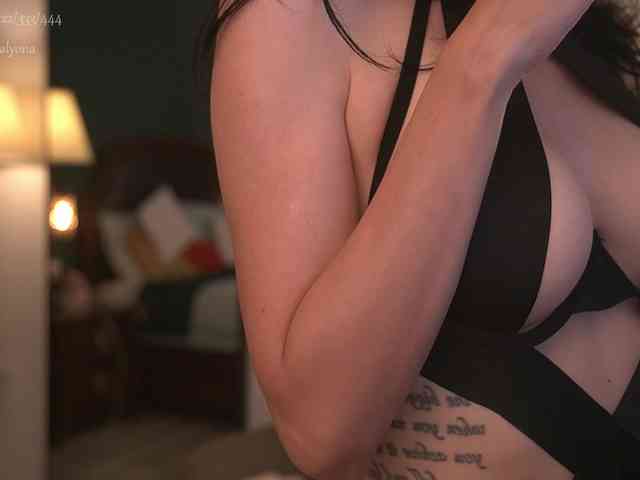 alyonaqueen webcam