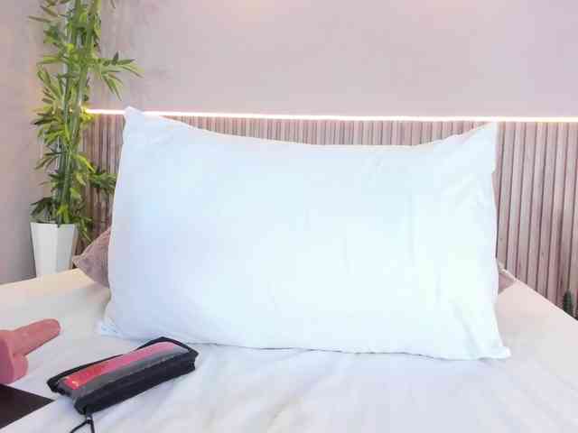 EmmilyCollson webcam