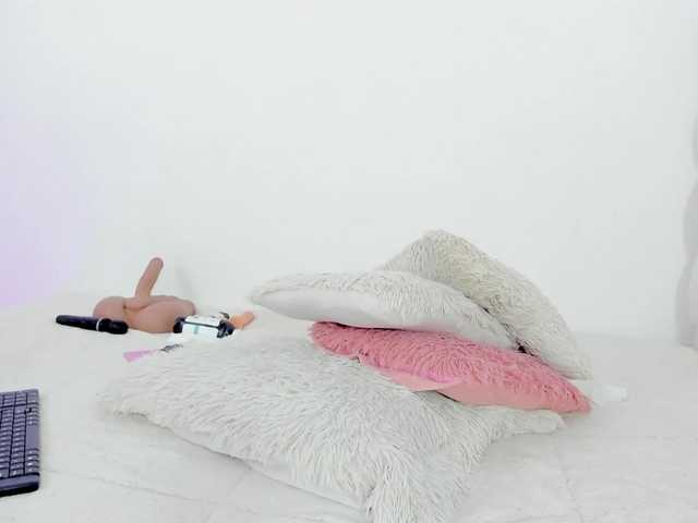 NatashaEvannss's BongaCams show and profile