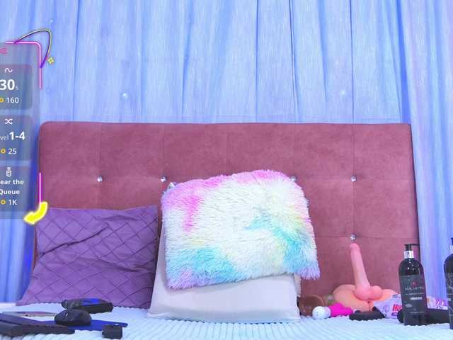 AuraRoss's BongaCams show and profile