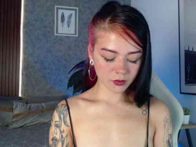 Vanee-Cruzz webcam