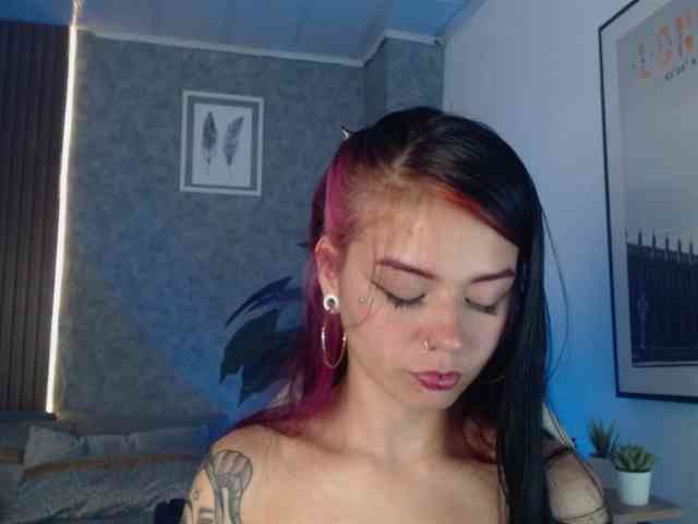 Vanee-Cruzz webcam