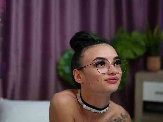 RachelRave webcam