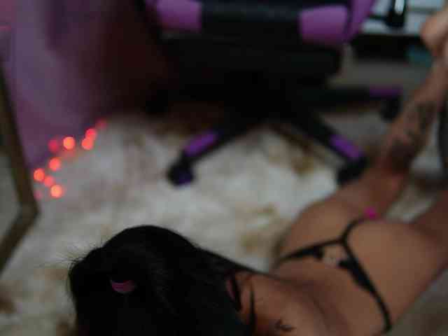 RachelRave webcam