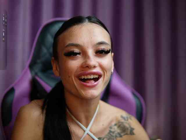 RachelRave webcam