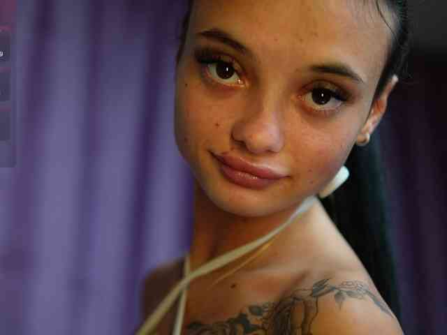 RachelRave webcam