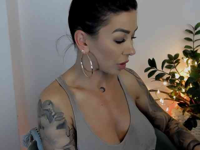 Модель: Xenthis