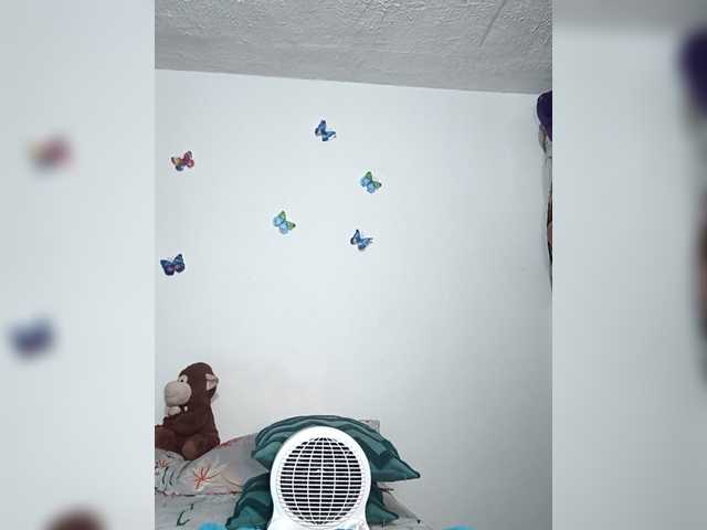 CandyBrowm's BongaCams show and profile