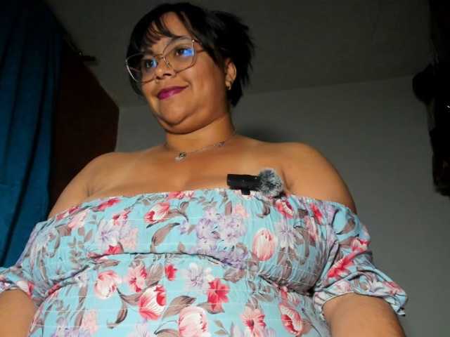 CandyBrowm's BongaCams show and profile