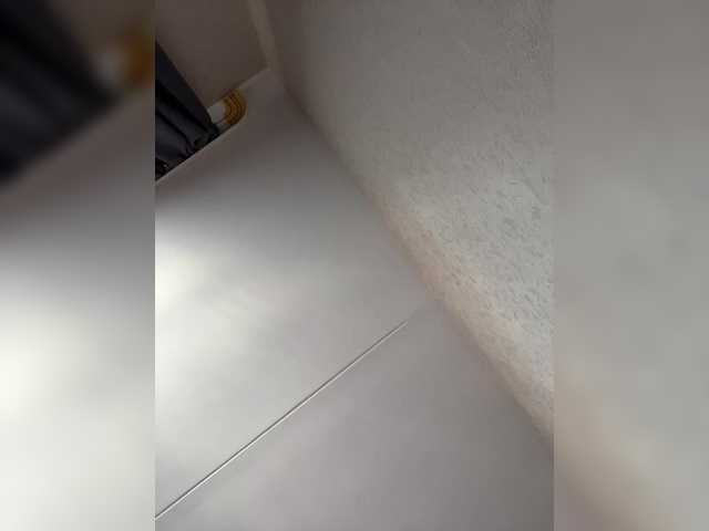 -Hennessy-'s BongaCams show and profile