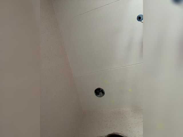 -Hennessy-'s BongaCams show and profile