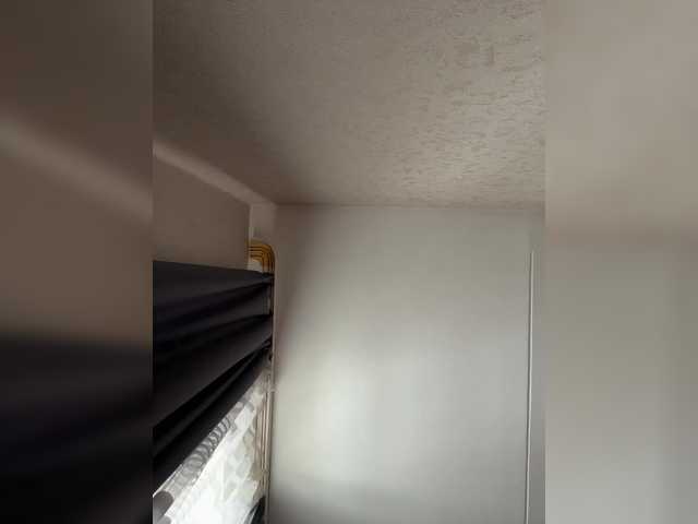 -Hennessy-'s BongaCams show and profile