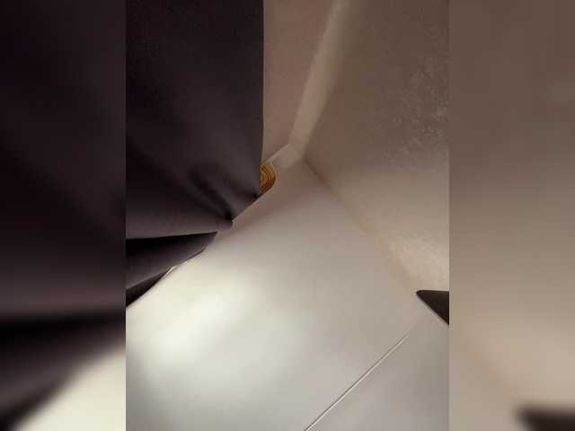 -Hennessy-'s BongaCams show and profile