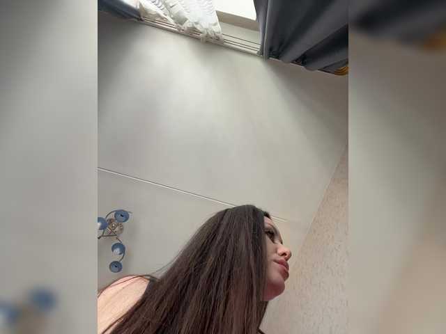 -Hennessy-'s BongaCams show and profile