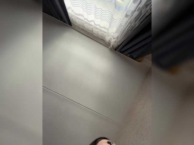 -Hennessy-'s BongaCams show and profile