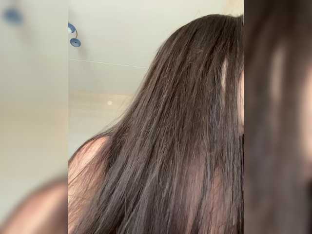 -Hennessy-'s BongaCams show and profile