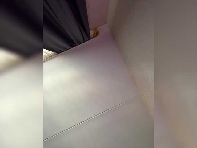 -Hennessy-'s BongaCams show and profile