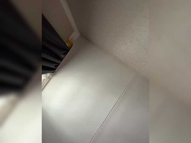 -Hennessy-'s BongaCams show and profile