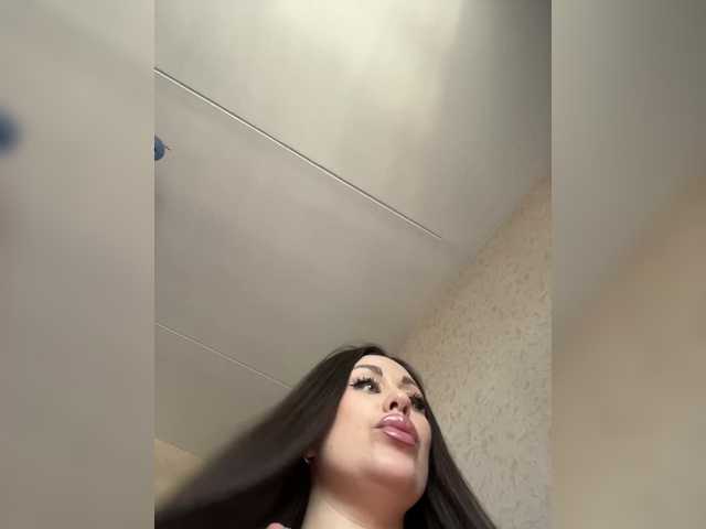 -Hennessy-'s BongaCams show and profile