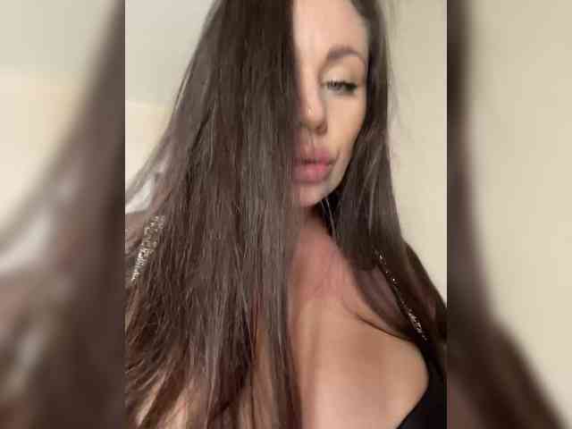 -Hennessy- webcam