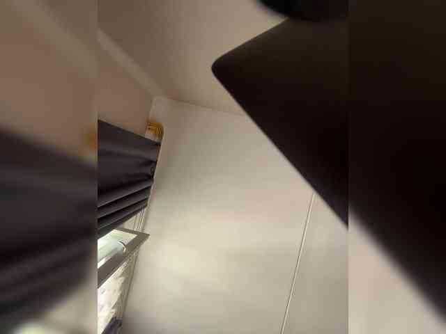 -Hennessy- webcam