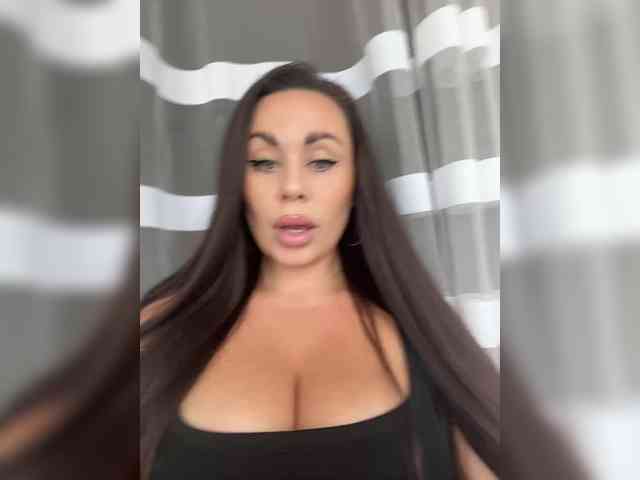 -Hennessy- webcam