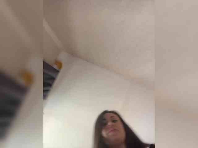-Hennessy- webcam