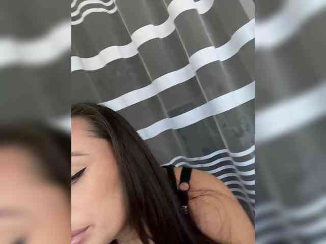 -Hennessy- webcam