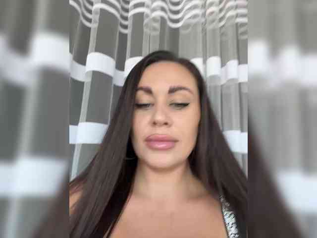 -Hennessy- webcam