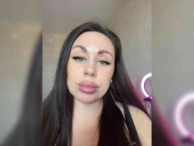 -Hennessy- Live Webcam on BongaCams