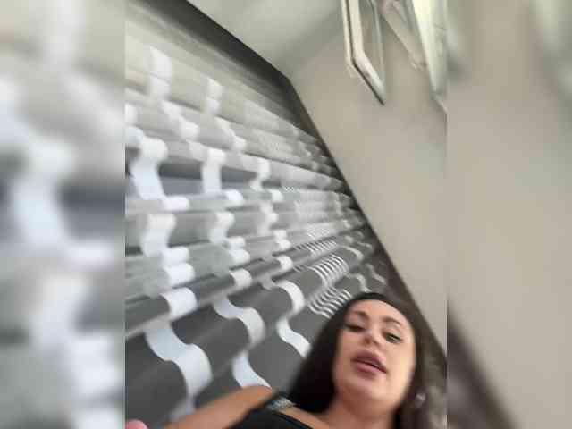 -Hennessy- webcam