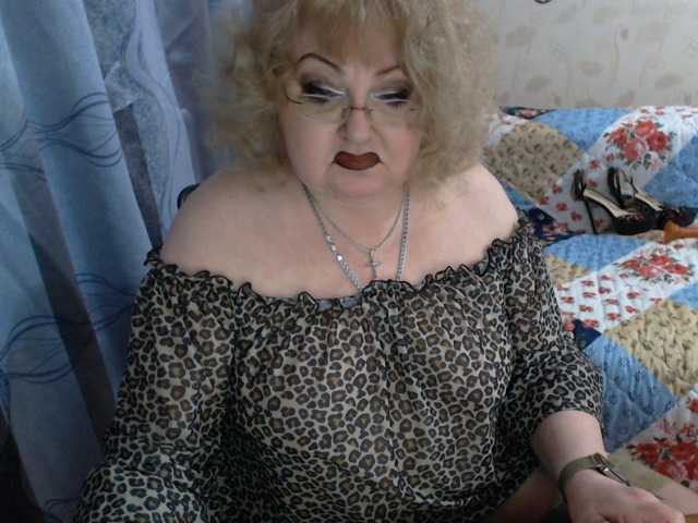  livingnextdoor chat room