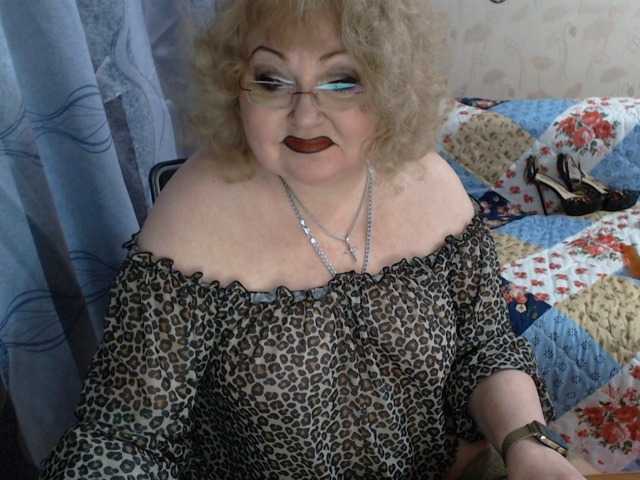  livingnextdoor chat room