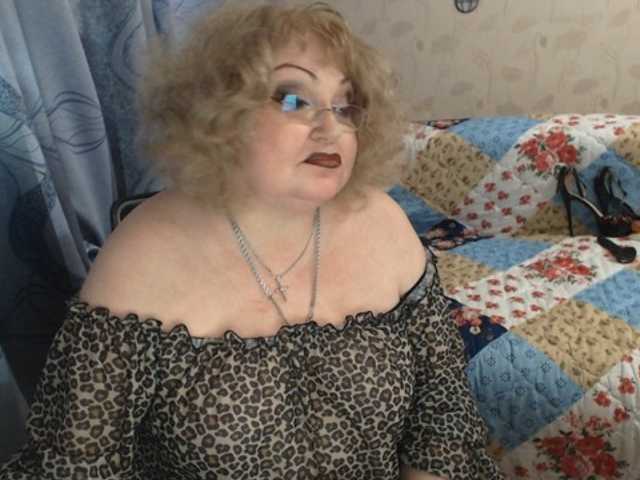  livingnextdoor chat room