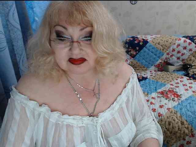 livingnextdoor Live Webcam on BongaCams