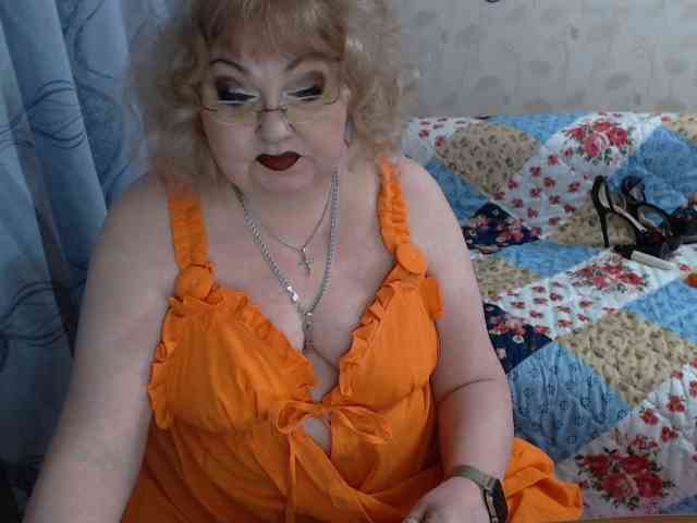 livingnextdoor Live Webcam on BongaCams