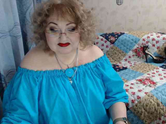 livingnextdoor Live Webcam on BongaCams