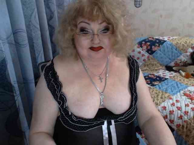 livingnextdoor Live Webcam on BongaCams