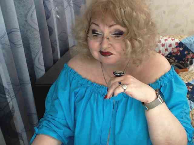 livingnextdoor Live Webcam on BongaCams