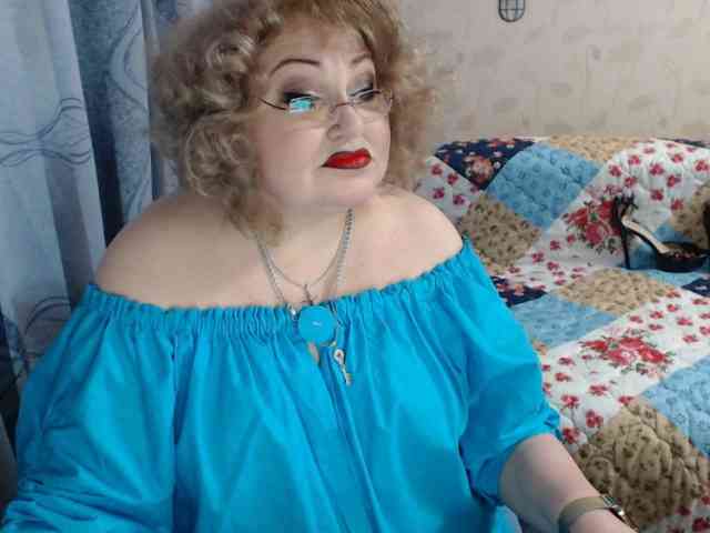 livingnextdoor Live Webcam on BongaCams
