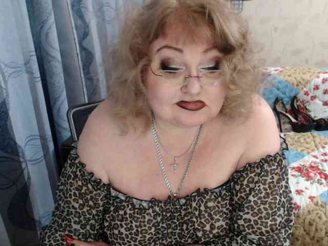 livingnextdoor Live Webcam on BongaCams