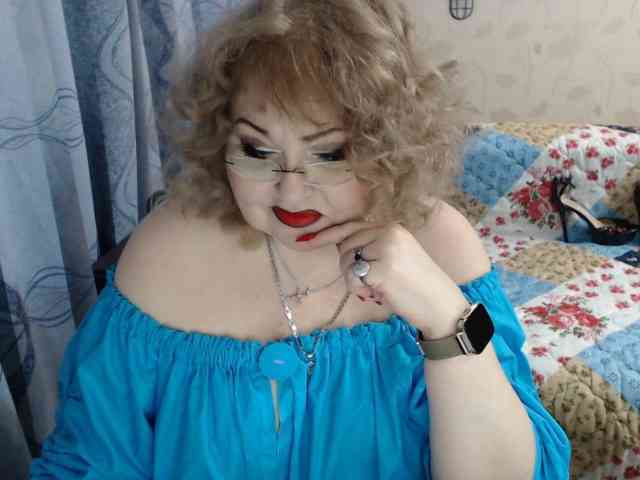 livingnextdoor Live Webcam on BongaCams