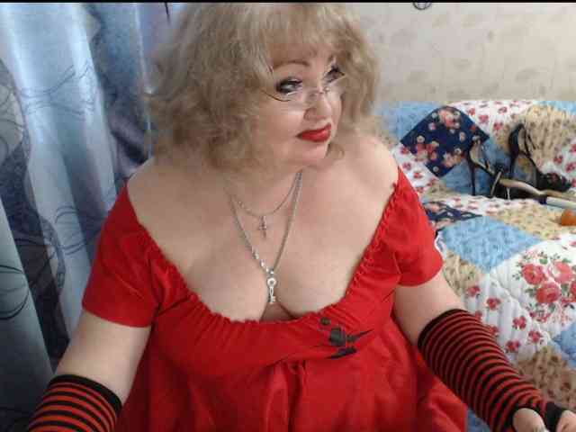 livingnextdoor Live Webcam on BongaCams