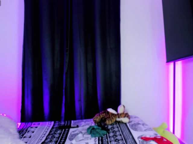 In-Manrique10's BongaCams show and profile