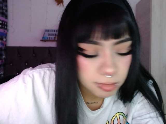 Catmila's BongaCams show and profile