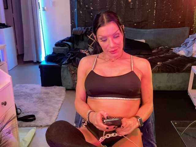 madamedecuir's BongaCams show and profile