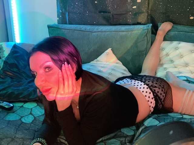 madamedecuir's BongaCams show and profile