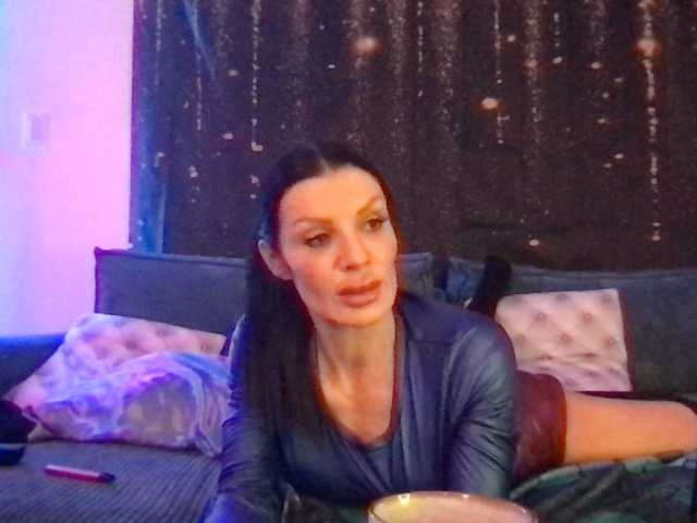 madamedecuir's BongaCams show and profile