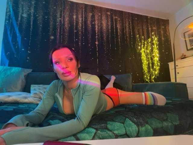 madamedecuir's BongaCams show and profile